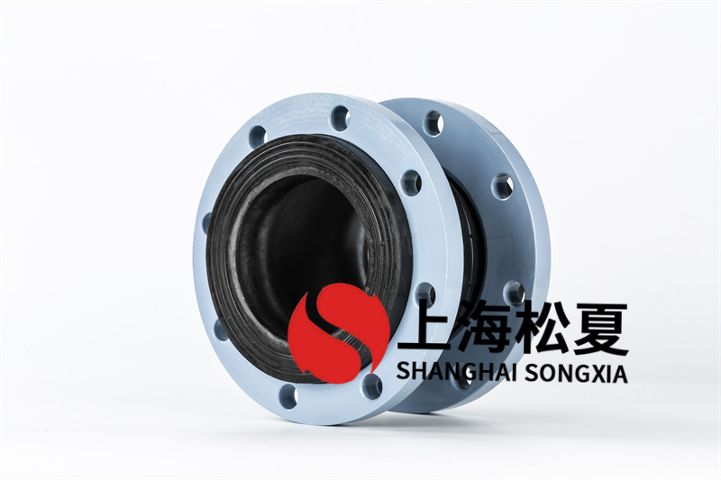 翻邊的橡膠接頭與扣槽的橡膠接頭間的相同之處和不同之處。